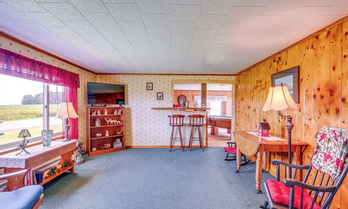 Town of Benton House | Penn Yan Vacation Rental Near Seneca & Keuka Lakes