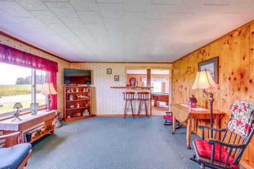 Town of Benton House | Penn Yan Vacation Rental Near Seneca and Keuka Lakes