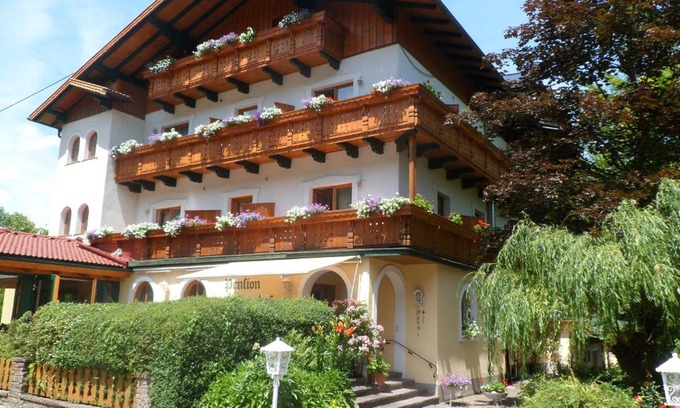 Muhldorf House | Pension Grünauhof