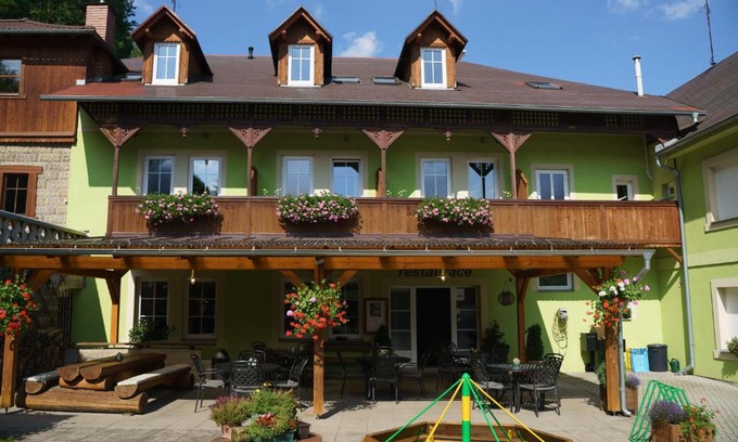 Srbska Kamenice House | Pension Les