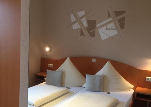 Friedrichshofen-Hollerstauden Bed & Breakfast | Pension Wagner
