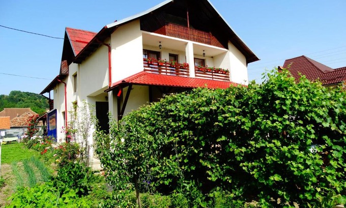 Corbeni House | Pensiunea Casa Elena