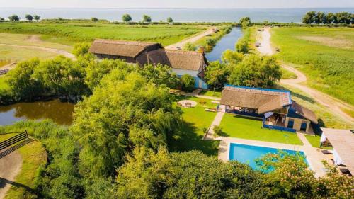 Colina House | Pensiunea Complex Castalia