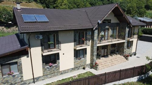 Budureasa House | Pensiunea Eden