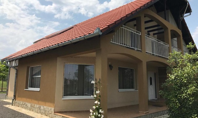 Dumbrava House | Pensiunea Igazland *