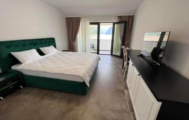 Branistea House | Pensiunea PHILIA