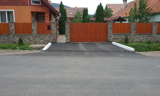 Pauleni-Ciuc House | Pensiunea Rose