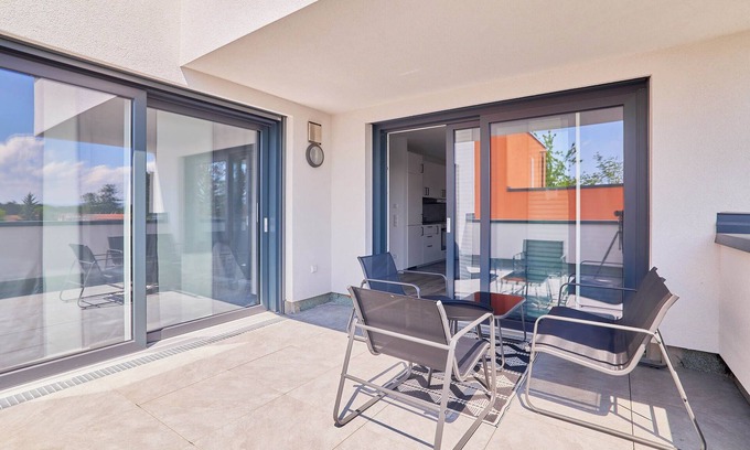 Gartenstadt Apartment | Penthouse apartment in new building with barbecue