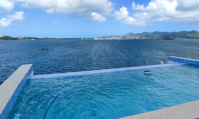 Maho House | Penthouse Apartment - Infinity Rooftop Pool