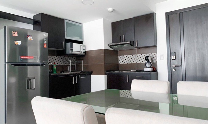 Puerto Santa Ana Apartment | Penthouse de 2 Habitaciones con Vista al rio y Parking