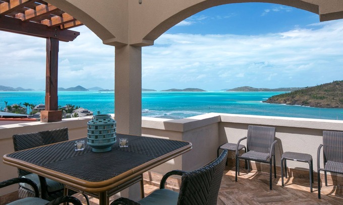 Estate Enighed Condo | Penthouse King Suite! Fully Remodeled and booking with full amenities!