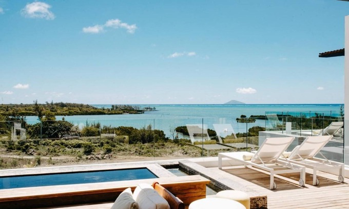 Calebasses Apartment | Penthouse St Antoine Residence with a private pool