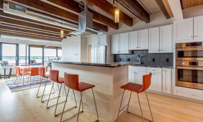 Old Port Apartment | Penthouse Two Master Waterfront Suite with Rooftop