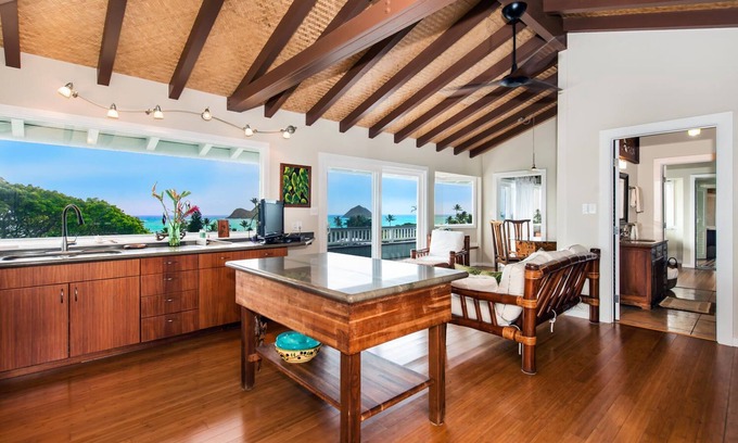 Lanikai House | Penthouse View in Lanikai LANIKAI NUC 90/BB -0108 Most comfortable for 2 or 3.