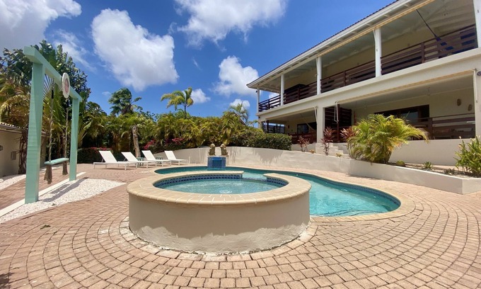 Jan Thiel Villa | Penthouse Villa rental Curacao Jan Thiel (Incl Electricity)