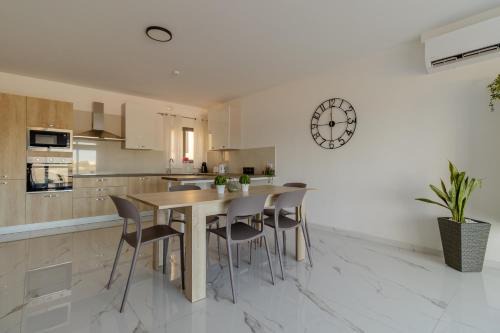 Luqa Apartment | Penthouse with 3 bedroom