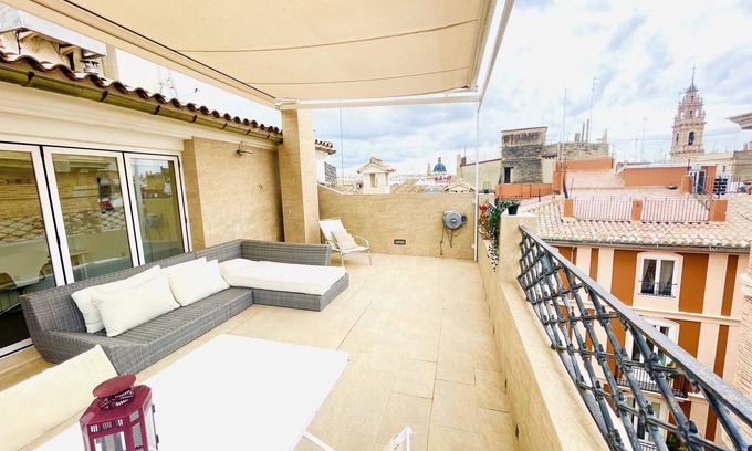 La Xerea Apartment | PENTHOUSE with Office Space in the Historic València, close to everything!