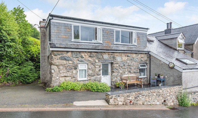 Dolgellau Cottage | PENTY, pet friendly, country holiday cottage in Dolgellau