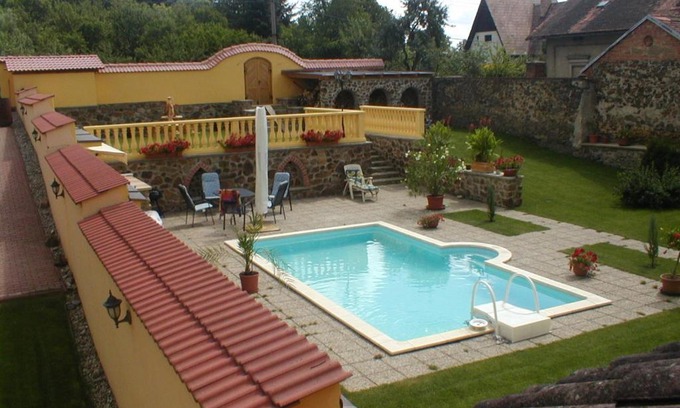 Krivoklat House | Penzion a Restaurace Nad Hradem