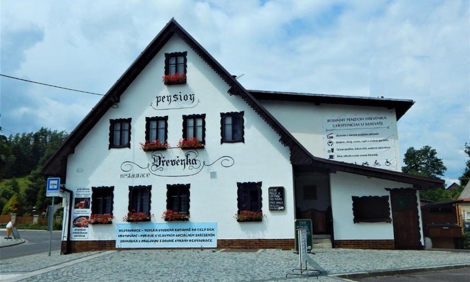 Osecna House | Penzion Dřevěnka