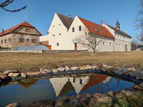 Drahonice Resort | Penzion Zámek Drahonice