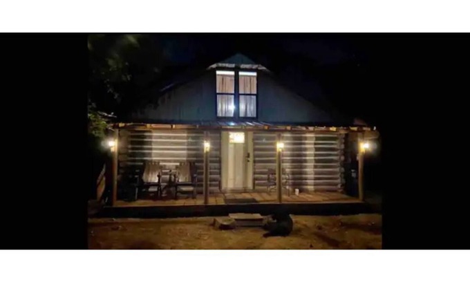 Cardin Cabin | Peoria Hills Cabin.