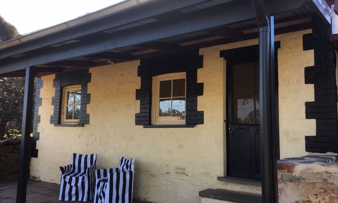 Upper Wakefield Cottage | Peppertree Cottage in a beautiful Rural Setting