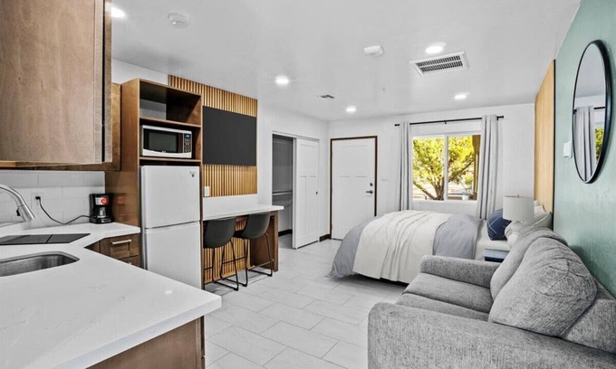 Safford Apartment | Peppertree Studios D8