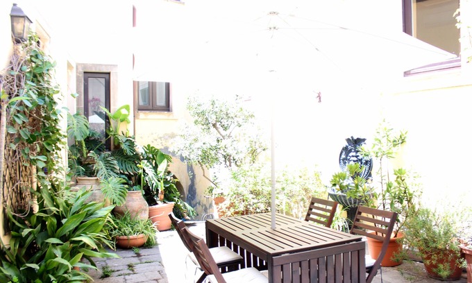Catania City Centre Apartment | Peppino's Art & Bed Space - Music