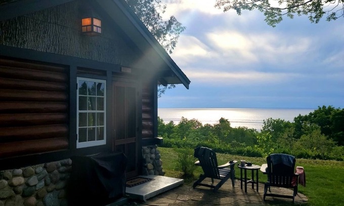 Harbor Springs House | Perch Cabin at Blisswood Resort