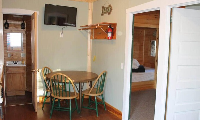 Fremont House | Perch Cabin - Waterfront resort on Fremont Wolf River