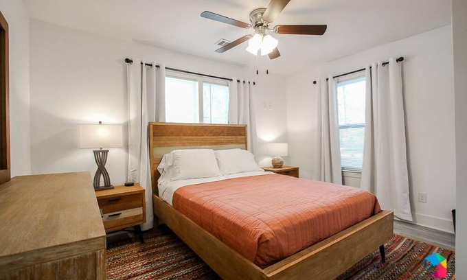 Pooler House | Perch*Cozy, Quiet Home Close to SAV, I-95 + Pets