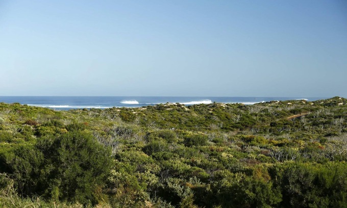 Gnarabup Apartment | Perched above Margaret River’s famous Gnarabup Beach