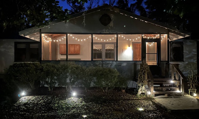 Micanopy Cottage | Perfect 2 Bedroom Nest in the Heart of Micanopy!