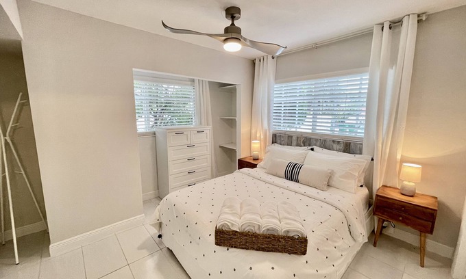Lauderdale Beach Apartment | Perfect Beach Escape 1BD/1Bath Close to Everything