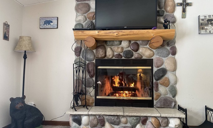 White Pine House | Perfect clean and cozy home base