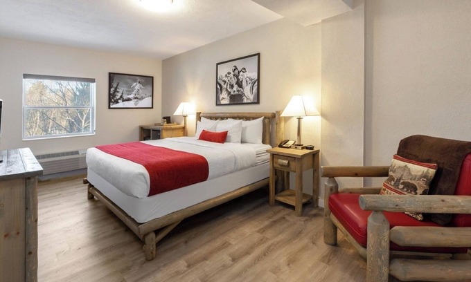 Iron Mountain Hotel | Perfect for Adventures- Experience Luxury Chalet | Explore & Unwind