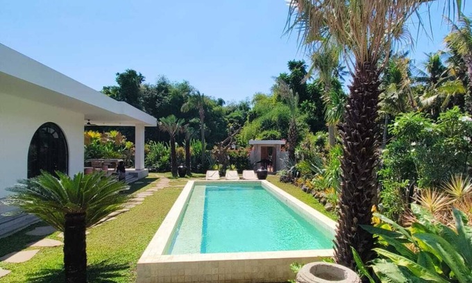 Kaliasem Villa | Perfect for Families & Groups, Villa Cactus 3BR with Pool, Garden & Kitchen.