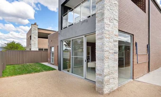 Franklin House | Perfect for Families! 6BR Home with Big Living Areas ,Outdoor Space &4 Bathrooms