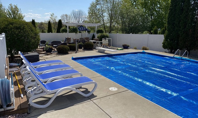 Madison House | Perfect For Large Groups And Families ~ 7.1 Miles From UW Madison