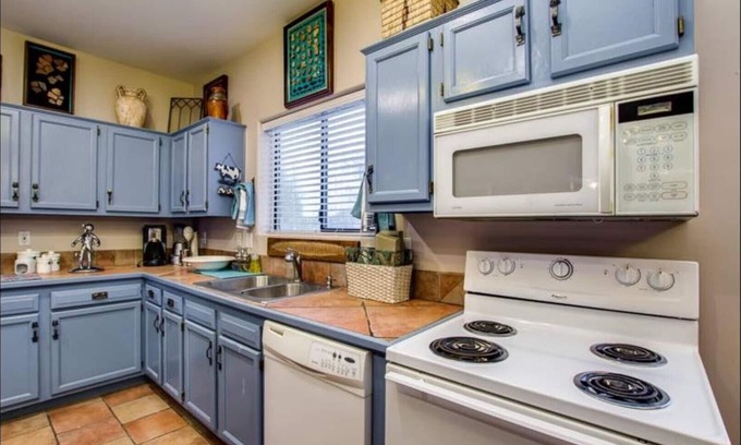 Gilbert House | Perfect for the seasonal rider coming into town for the riding show season!