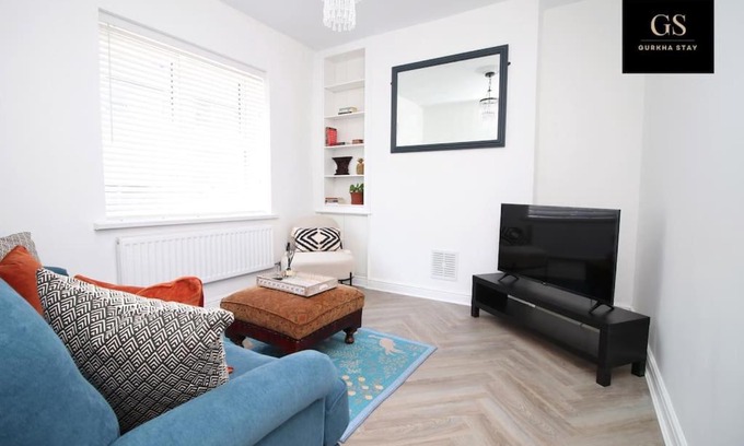 Adamsdown House | Perfect Four Bed House for Groups,Contractors,Relocations by Gurkha Stay in Cardiff with free WiFi