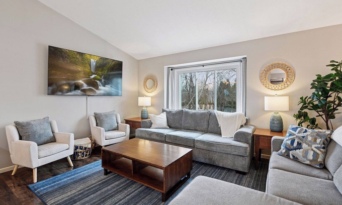 Chanhassen House | Perfect Gathering Spot in Chanhassen