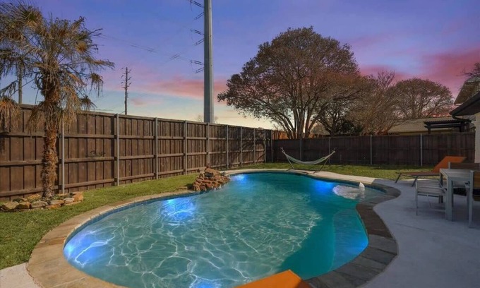Richardson House | Perfect Getaway Home w Pool, Jacuzzi, Cinema Room