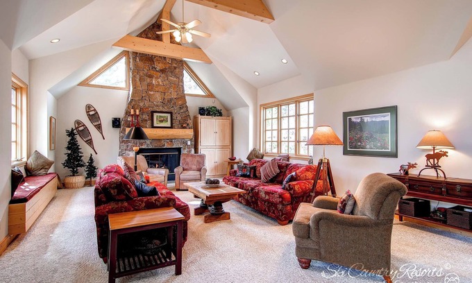Four O'Clock House | Perfect Holiday Home! Ski In/Out, Private Hot Tub. Exquisite Mountain Chalet