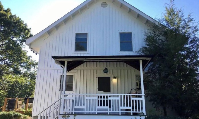 Hollowville House | Perfect Hudson Valley Getaway with HOT TUB!
