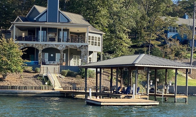 Tallassee House | Perfect Lake Getaway-6 Bedrooms, Ideal Location and Never Ending Views