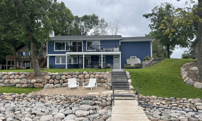 Annandale Cabin | Perfect lake home for a family get away - Only 1 hour from metro