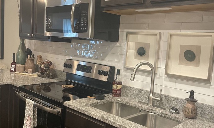 Starkville Condo | PERFECT LOCATION!
