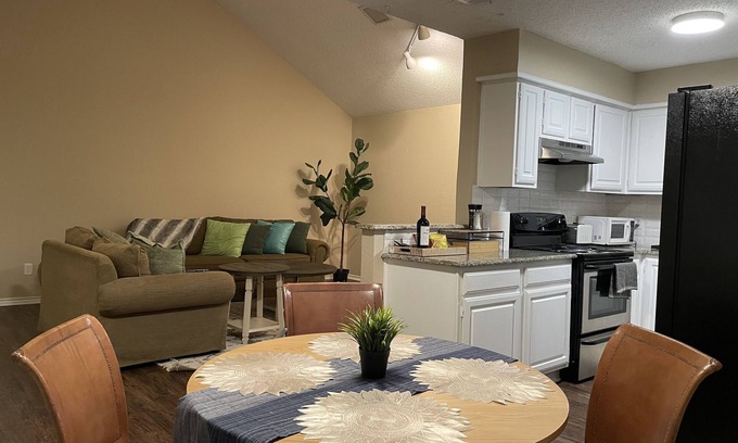 Far North Dallas House | Perfect North Dallas Bungalow